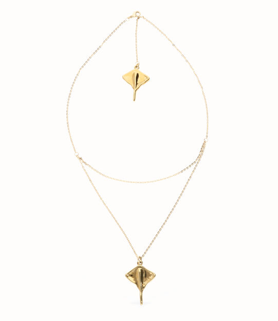 Multi strand chain necklace with manta ray
